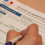 Écran d'ordinateur affichant un espace locataire pour gérer les démarches de logement